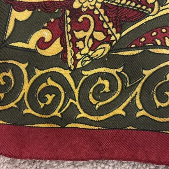 Vintage Baroque vintage scarf - Picture 6 of 16